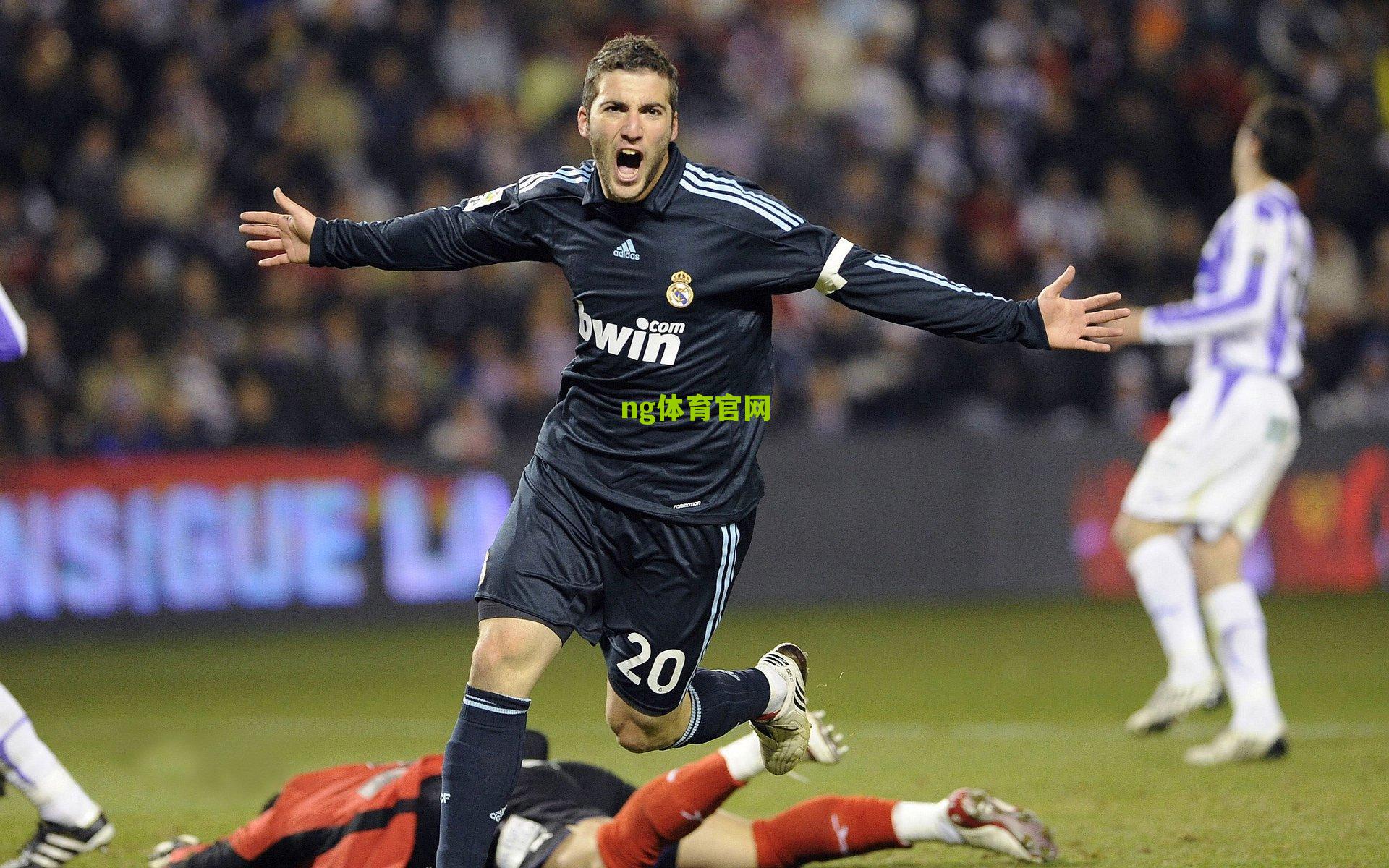 ng体育中国官网|尤文图斯侥幸苟赢引发热议，阿莱格里赛后偷笑坦言，足球不是数学方程