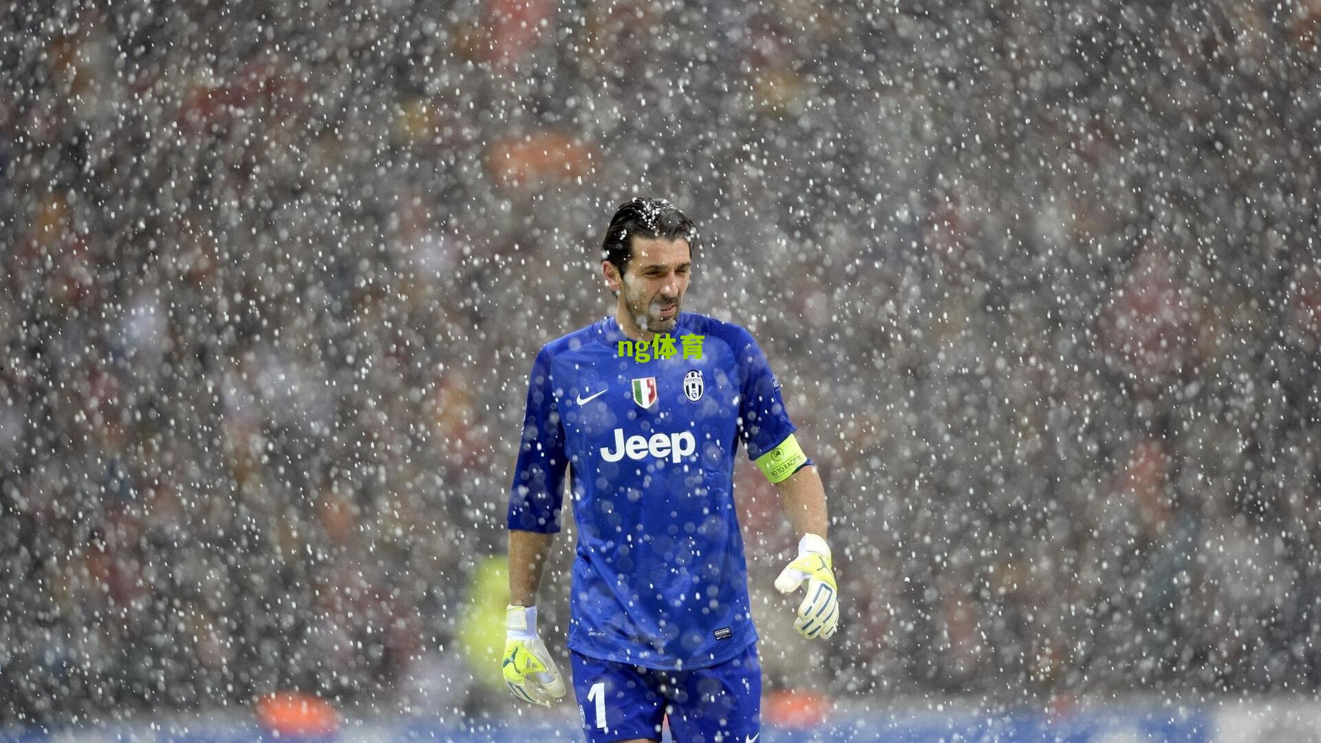 大洛佩斯上演移动长城式防守，关键好帽锁定雄鹿胜局